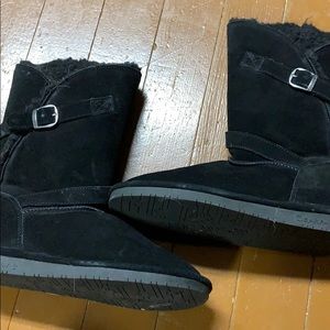 Bearpaw, tall Sherpa lined boots